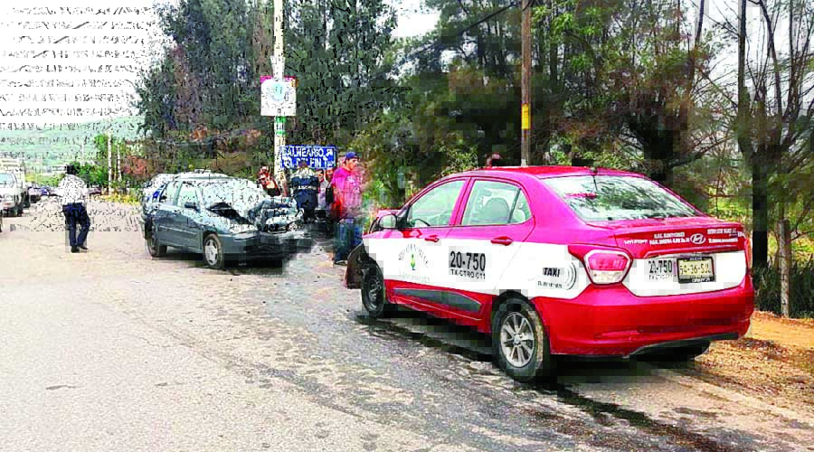 Se registra fuerte choque en carretera a Monte Albán