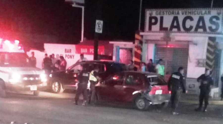 Fuerte choque entre vehículos en Huajuapan | El Imparcial de Oaxaca