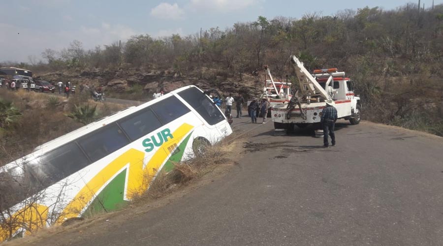 Accidente de autobús deja nueve lesionados | El Imparcial de Oaxaca