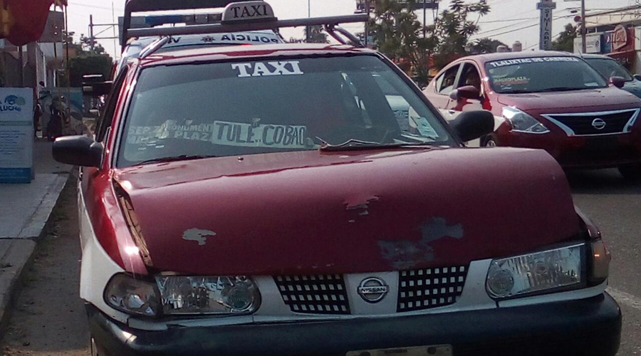 Choca taxi contra camioneta en San Sebastián Tutla | El Imparcial de Oaxaca
