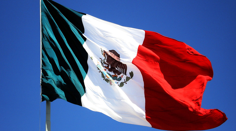 Video: estudiante confunde juramento a la bandera con Padre Nuestro | El Imparcial de Oaxaca