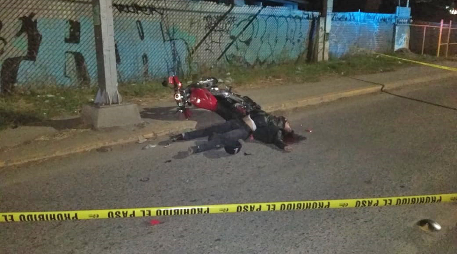 Video: Muere motoclista al chocar contra poste en Viguera | El Imparcial de Oaxaca