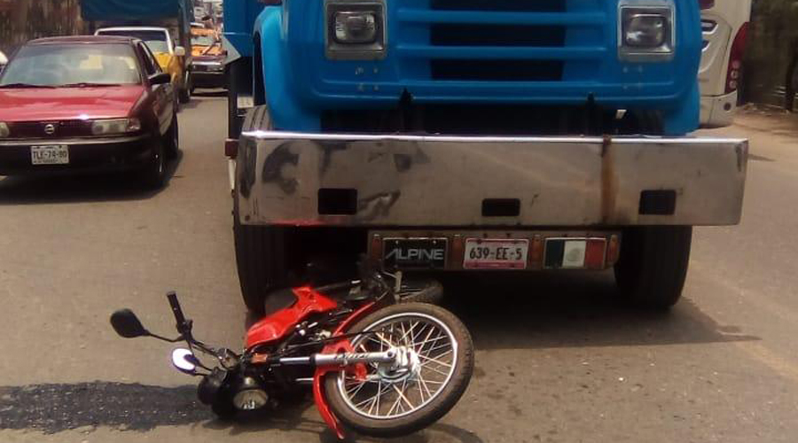 Torton arrolla a motociclista en riberas del río Atoyac | El Imparcial de Oaxaca
