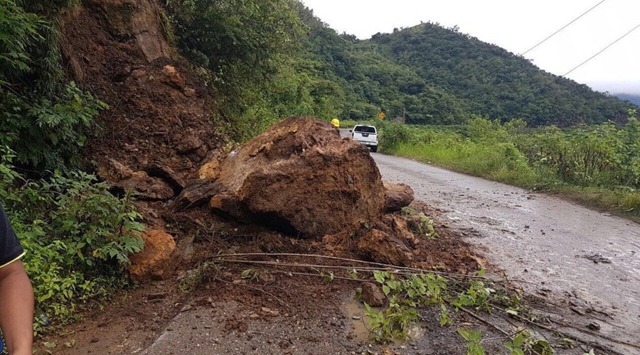 Alertan en la Mixteca ante probables  derrumbes carreteros