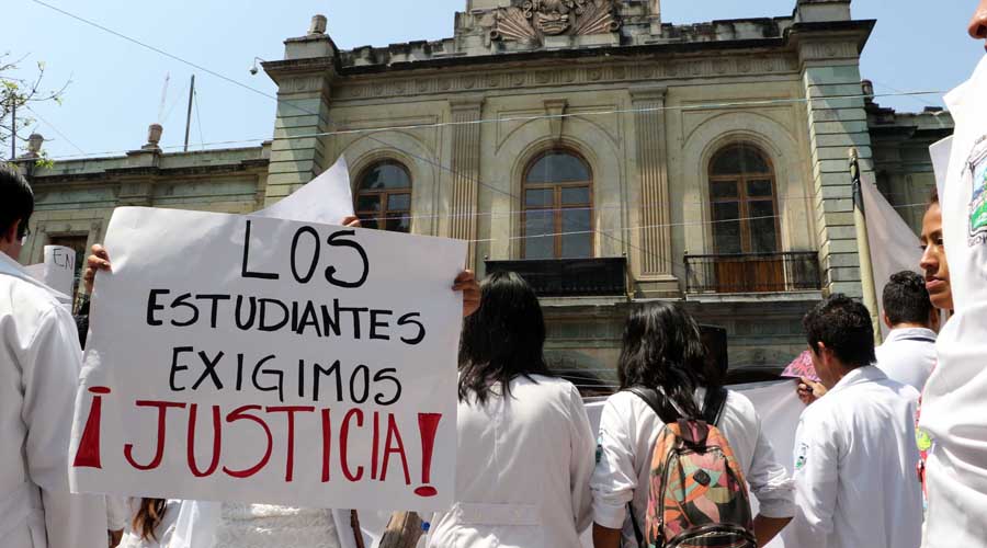 Rechazan recorte a becas en área médica a Oaxaca | El Imparcial de Oaxaca