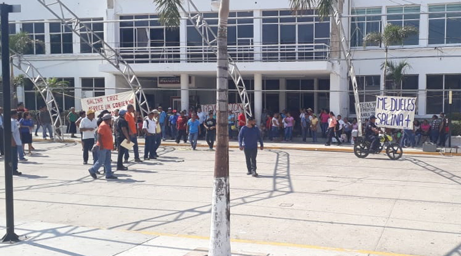 Cetemistas y sindicalizados boicotean la fiesta de Salina Cruz