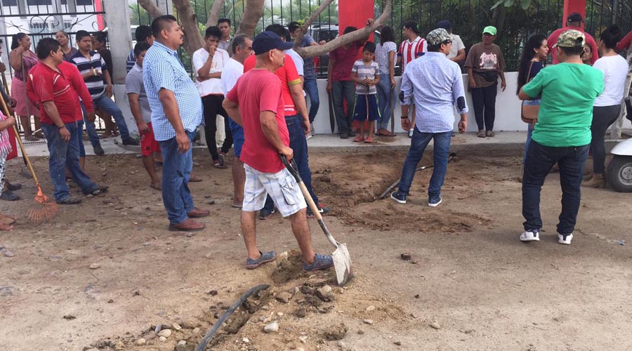 Clínica de hemodiálisis  contamina canal de riego de Juchitán | El Imparcial de Oaxaca