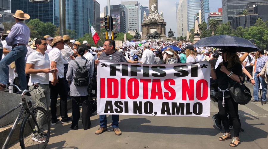 Marchan contra López Obrador en Paseo de la Reforma