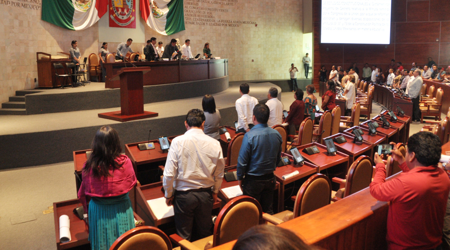 Brillan legisladores oaxaqueños por su ausencia