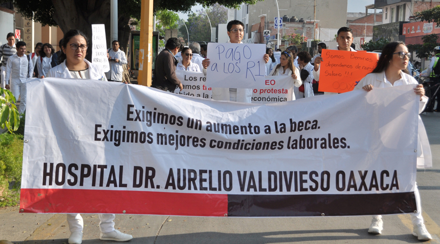Reprueban recortes a becas de pasantes | El Imparcial de Oaxaca