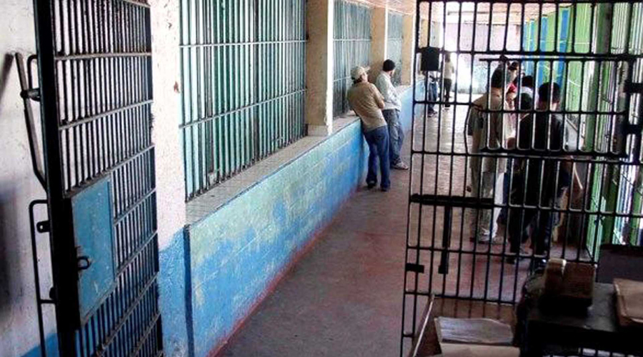 Hay celda de castigo en penal de Ixcotel; denuncian familiares de reo | El Imparcial de Oaxaca