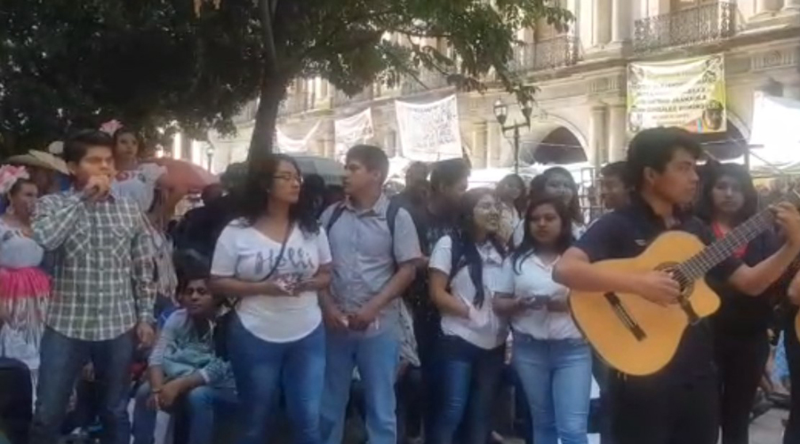 Realiza FNERRR campaña de “enojo y coraje” contra la 4T | El Imparcial de Oaxaca