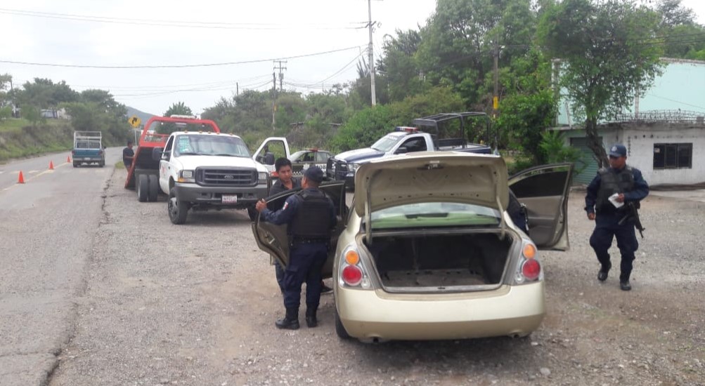 En Huajuapan, choque entre camioneta y transporte público deja daños materiales | El Imparcial de Oaxaca