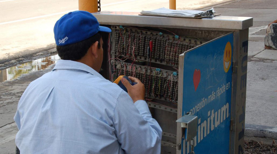 Telmex cierra marzo con una pérdida interanual