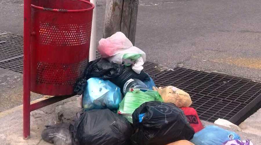 Trabajadores agreden a ciudadanos que limpian las calles de Salina Cruz