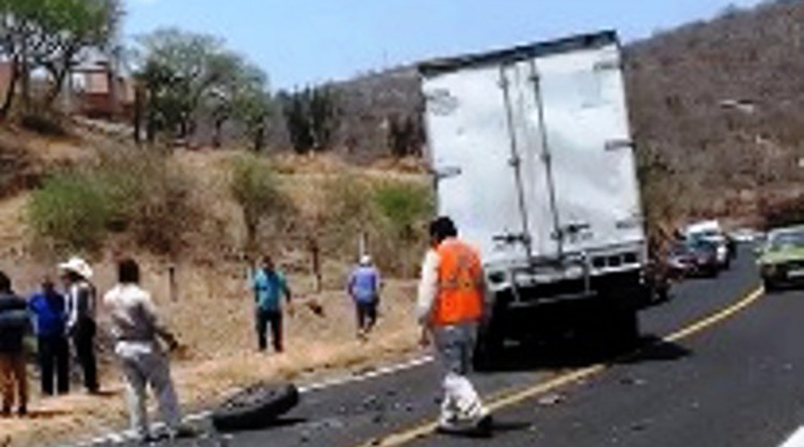 Muere taxista en accidente en carretera que va de Huajuapan a Puebla | El Imparcial de Oaxaca