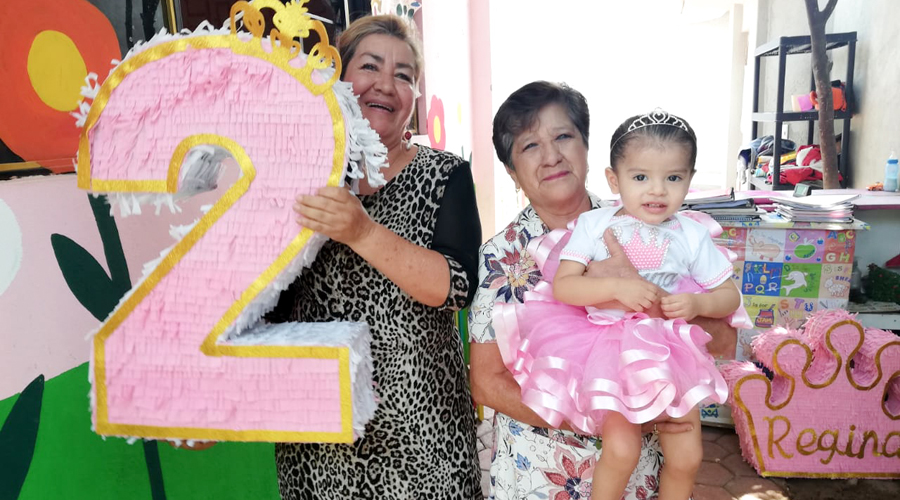 Yadira celebró su onomástico junto a sus seres queridos
