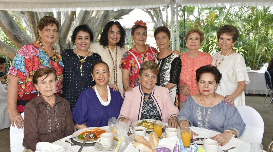 Voluntarias de VIFAC, celebran el Día de las Madres