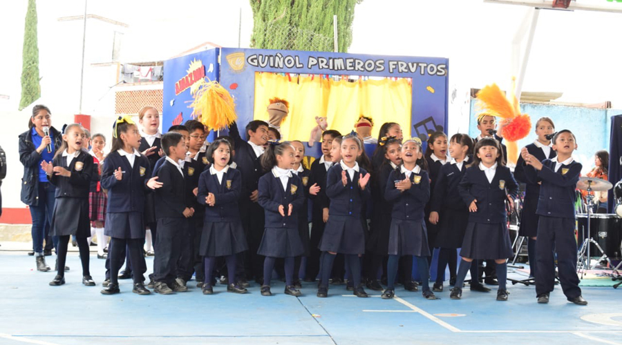 alumnos del Colegio Primeros Frutos participaron en la exporienta pedagógica