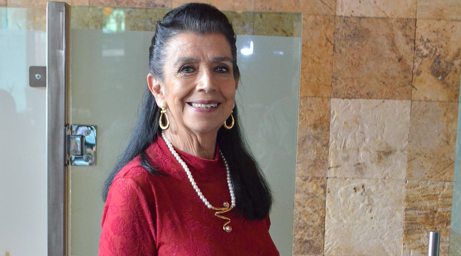 Lupita Aquino festeja su cumpleaños