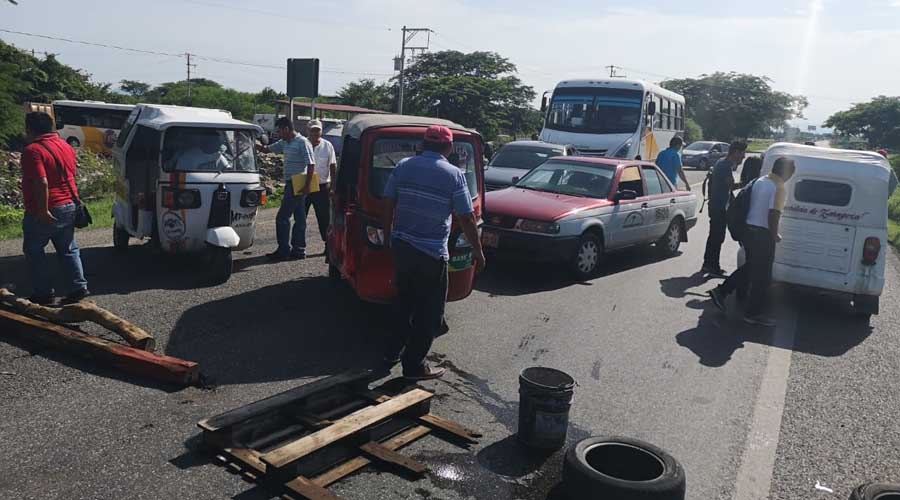 Preocupan a transportistas constantes bloqueos carreteros en el Istmo | El Imparcial de Oaxaca