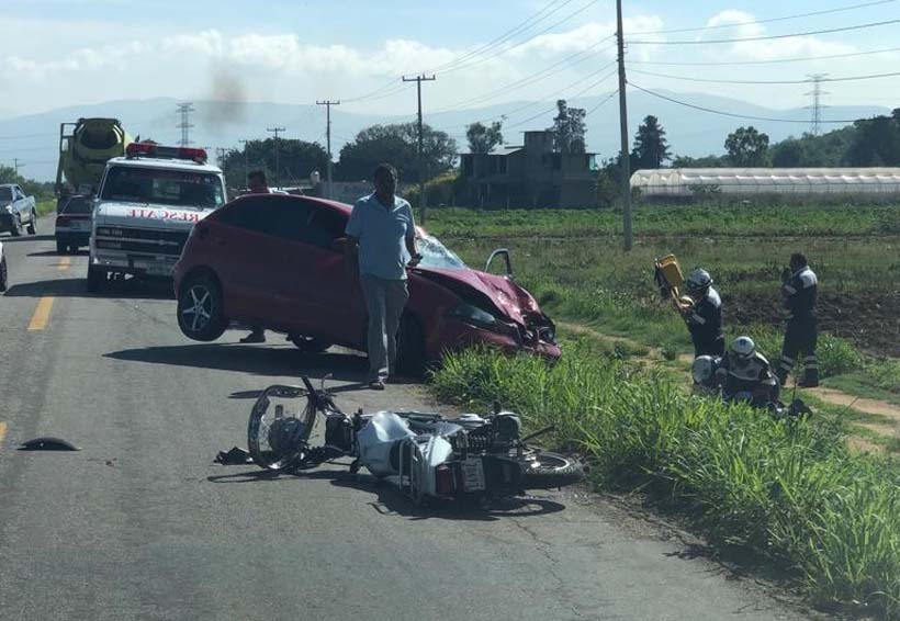 Embisten a motociclista sobre la carretera a Zimatlán