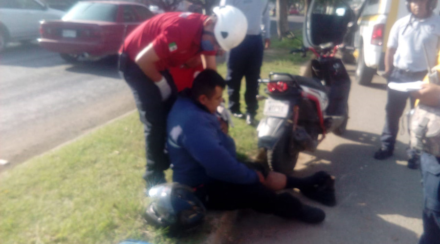 Derrapa motociclista sobre Símbolos Patrios | El Imparcial de Oaxaca