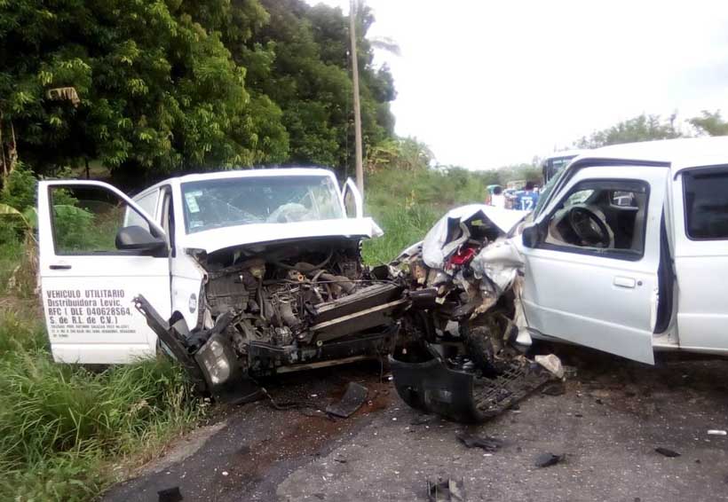 Accidente sobre carretera a Tuxtepec-Palomares | El Imparcial de Oaxaca