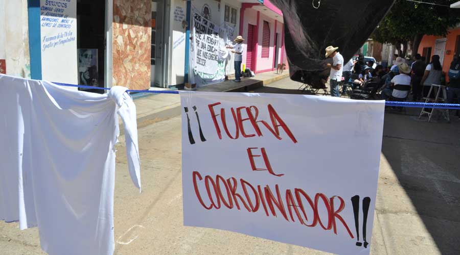Alumnos de la Universidad de Agronomía de Zaachila exigen renuncia del director | El Imparcial de Oaxaca