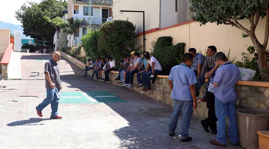 Paran camilleros del Hospital Civil en Oaxaca | El Imparcial de Oaxaca