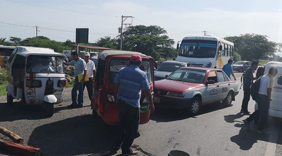 Preocupa a transportistas  los bloqueos carreteros