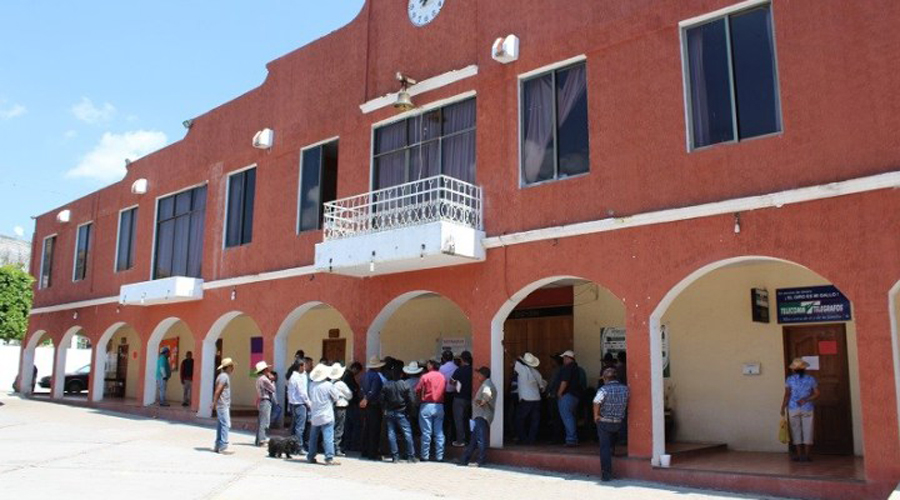 Continúa tomado el palacio municipal de Santiago Huajolotitlán | El Imparcial de Oaxaca