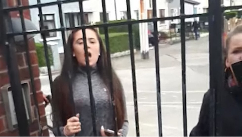 Video: Dos mujeres agreden a mexicano en Dublín por hablar español | El Imparcial de Oaxaca