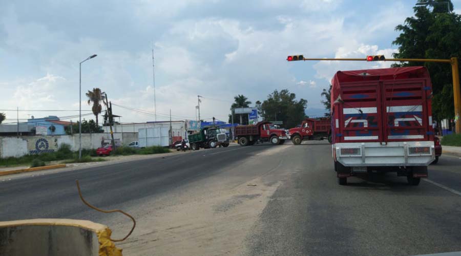 Estallan los bloqueos en la capital de Oaxaca