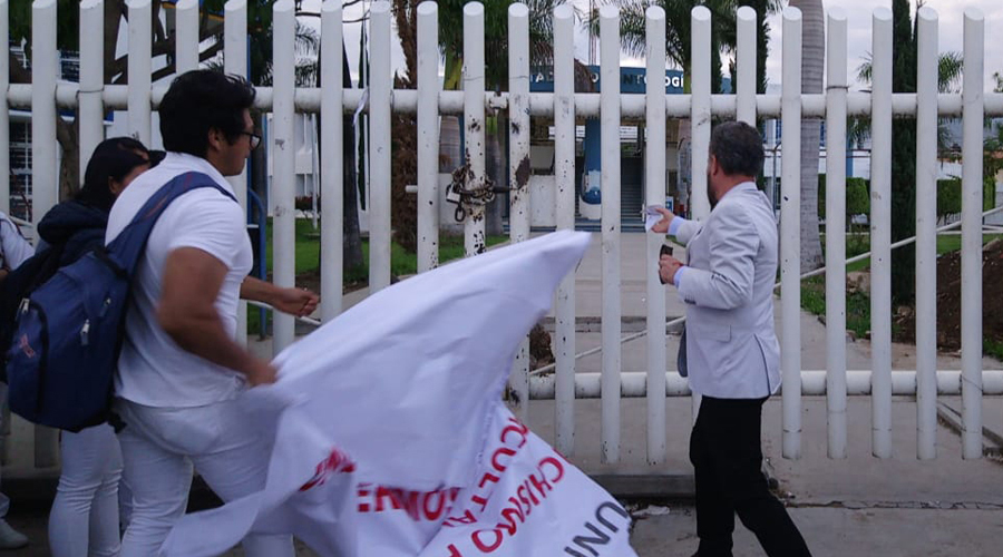 Desalojan a “porros” de la facultad de Odontología en Oaxaca | El Imparcial de Oaxaca