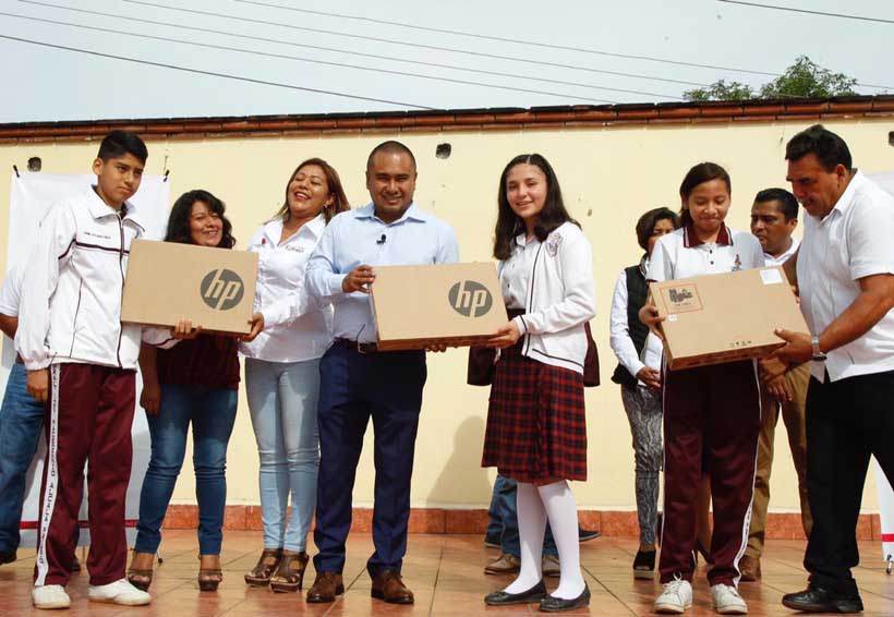 Refrenda Dante Montaño apoyo al sector educativo | El Imparcial de Oaxaca
