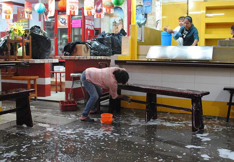 Realizan labores de limpieza en mercados de Oaxaca | El Imparcial de Oaxaca