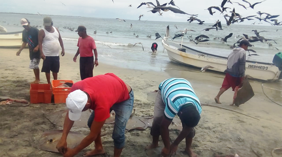 Pescadores ribereños buscan apoyo del gobierno de Oaxaca