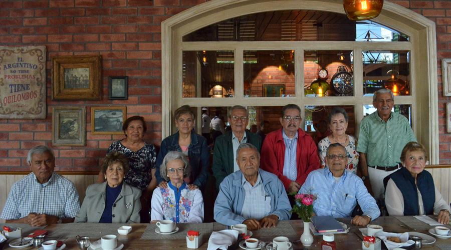 Realizan reunión de trabajo en ameno restaurante | El Imparcial de Oaxaca