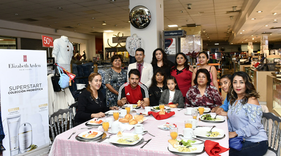 Sears consiente  a clientas VIP