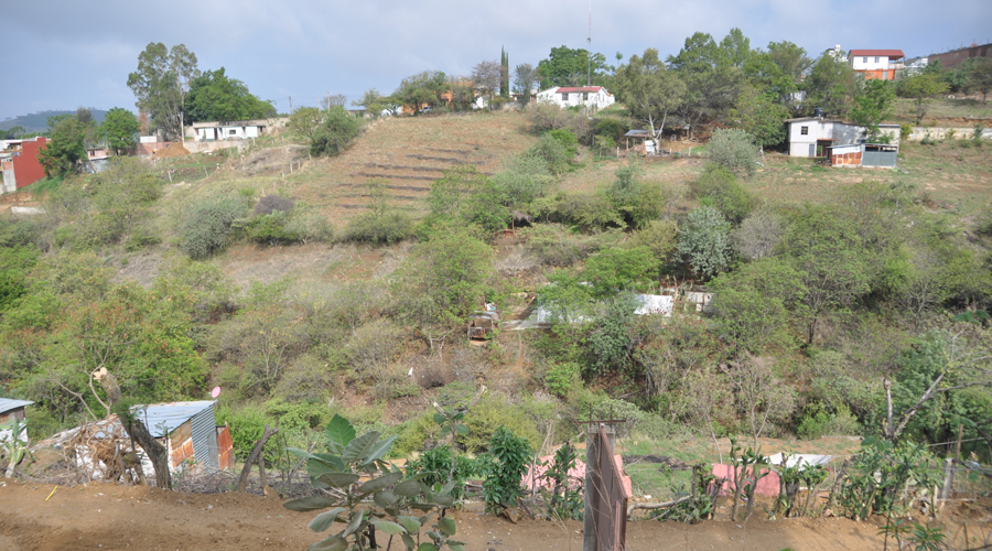San Felipe del Agua, las mansiones ocultan las necesidades básicas