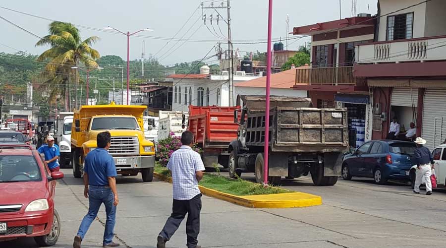 Se movilizan materialistas del Istmo para entregar lista de precios | El Imparcial de Oaxaca
