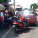 Motoneta se impacta contra auto en la colonia Reforma