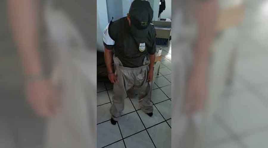 Dan a agentes del INM uniformes talla XXXG | El Imparcial de Oaxaca