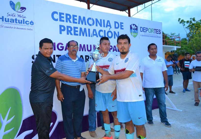 “Transporte” se coronan en el Torneo de Futbol Tercera Fuerza