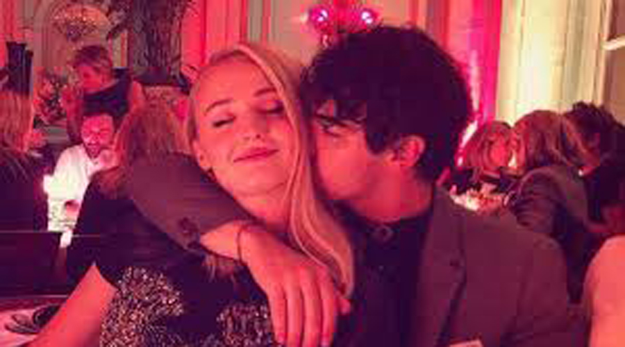 Joe Jonas casi besa a la doble de Sophie Turner en el set de  Game of Thrones