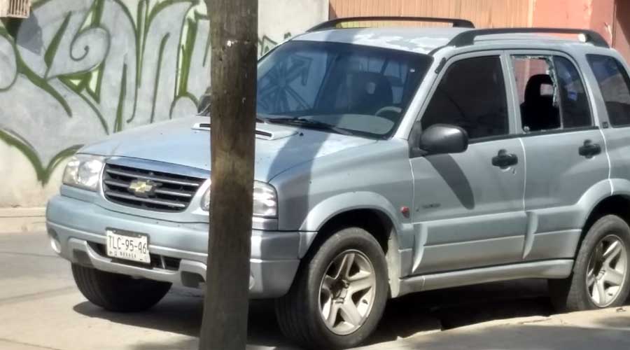 Cristalean camioneta a pocos metros de la policía | El Imparcial de Oaxaca