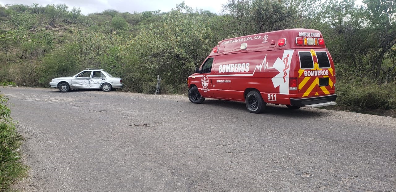 Aparatoso accidente en Huajapan de León, Oaxaca | El Imparcial de Oaxaca