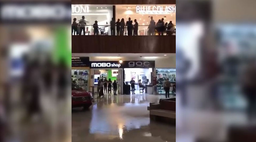 Video: Músicos interpretan canción del “Titanic” mientras se inunda centro comercial | El Imparcial de Oaxaca