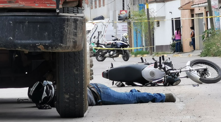 Motociclista muere debajo de un camión en la colonia Reforma Agraria